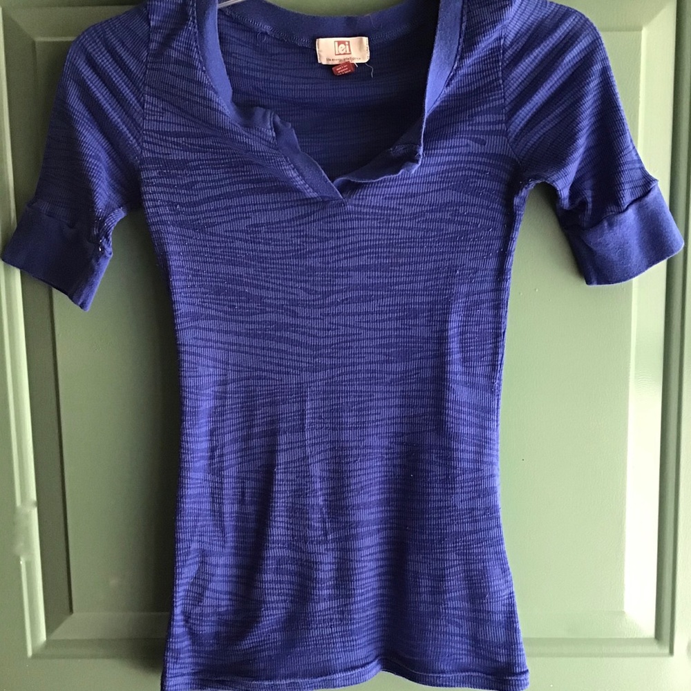 Blue, short sleeve shirt size junior